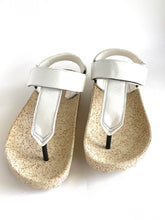 Load image into Gallery viewer, Asportuguesas Velcro Sandals Fizz White and Natural Sole